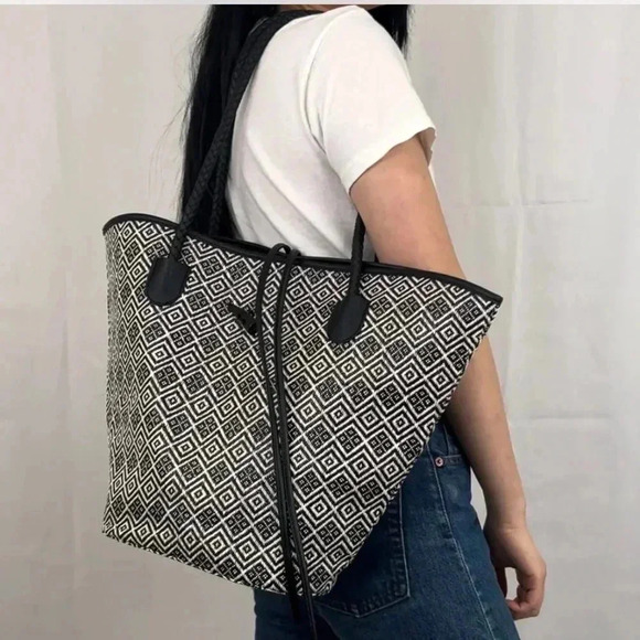 Neiman Marcus woven boho beach tote bag - Picture 5 of 5